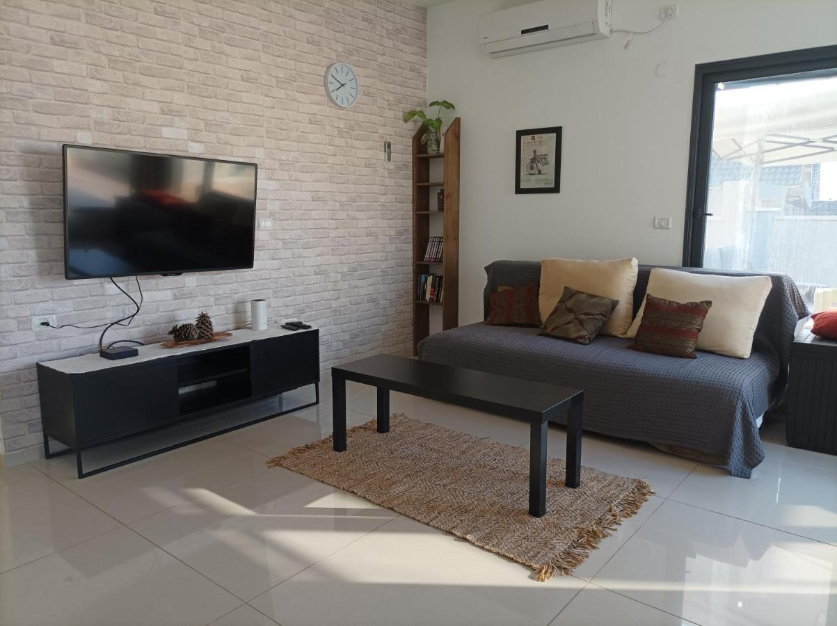 נוגה בגולן Apartment Qaşrīn Exterior foto